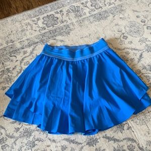 Lululemon Women’s Court Rival High Rise Skirt - Long Size 4 - color is poolside
